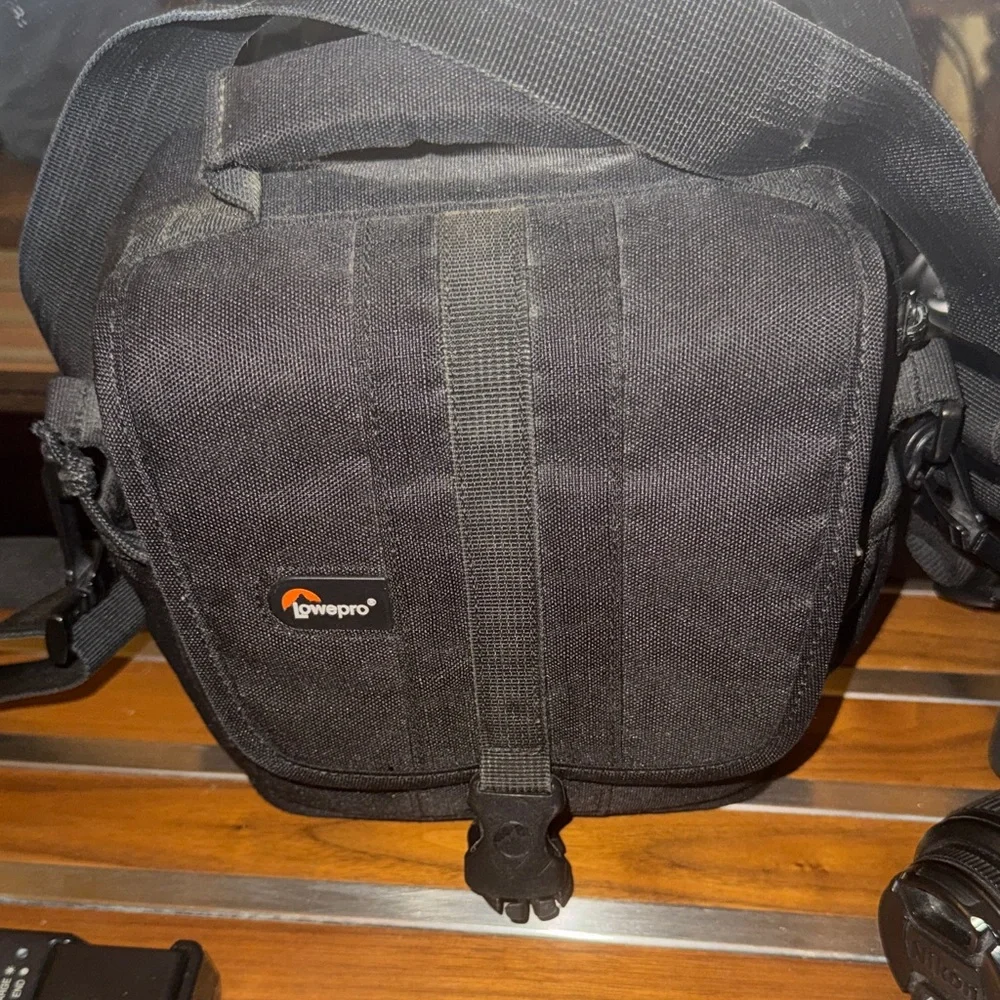 Nikon D3100 DSLR Camera in Black